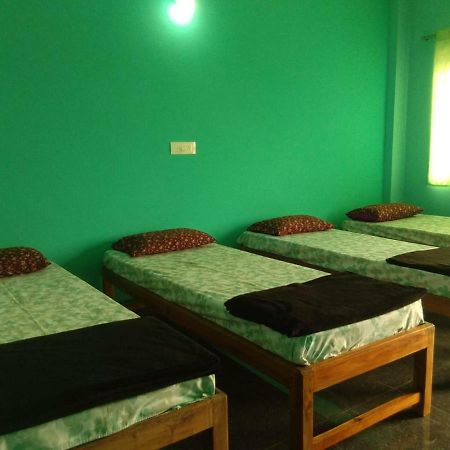 M G Cottage & Dormitory Gokarna  Eksteriør bilde