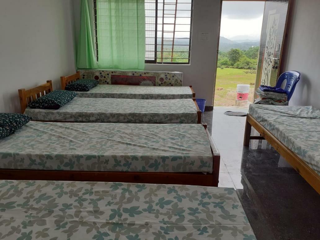 M G Cottage & Dormitory Gokarna  Eksteriør bilde