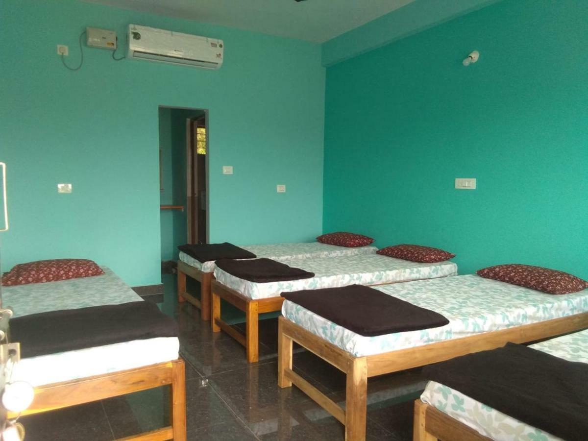 M G Cottage & Dormitory Gokarna  Eksteriør bilde